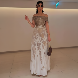 فستان سهره معدني مائل للذهبي