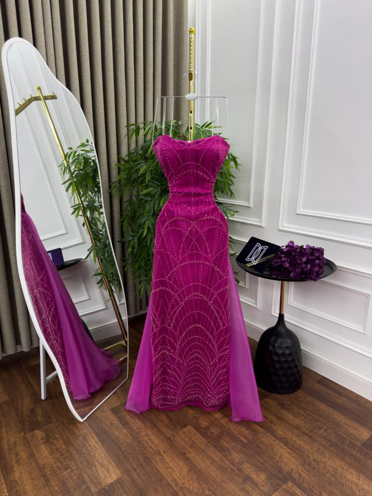 فستان فوشي تطريز - الصورة 3